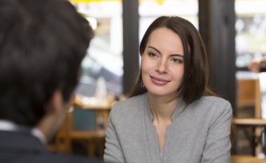 Meshkujt që kanë partnere të mençura jetojnë më gjatë