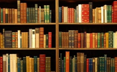 Botohet libri i Adil Ollurit, “Kthimi i profetit”