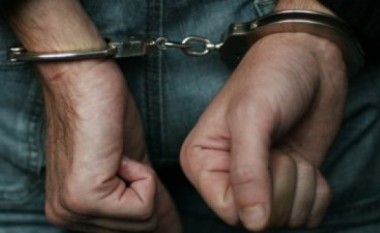 I vendosi 5 euro mes dokumenteve – arrestohet një shtetas serb në Vërmicë