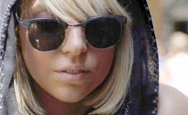 Lady Gaga i kthehet këngës