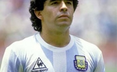 Kush ishte më i mirë, Pele apo Maradona?