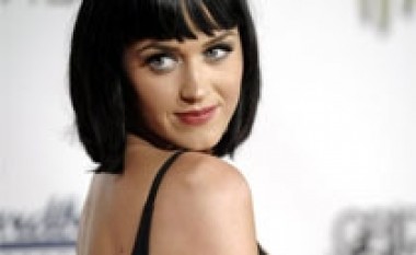 Katy Perry e kënaqur me trupin