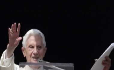 Papa: Ndoqa dëshirën e Zotit