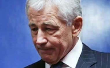 Hagel betohet si sekretar i Mbrojtjes në administratën amerikane