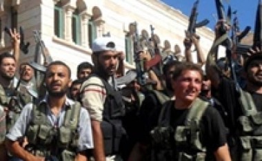 Kryengritësit sirianë kërkojnë armë nga Amerika