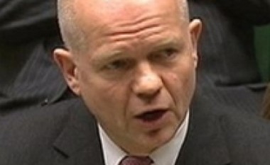 Hague i përgjigjet Assadit