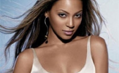 Beyonce lëvdohet nga Zonja e Parë