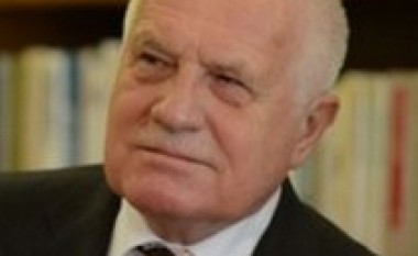 Presidenti çek mohon akuzën e tradhtisë