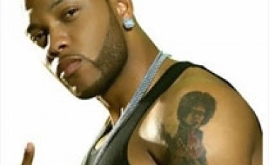 Pesë javë në krye për Flo Rida