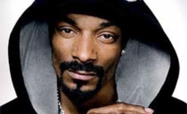 Snoop fton Rihannan dhe Brown në shoun e tij