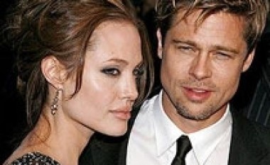 Brad Pitt kapet “mat” me kujdestaren