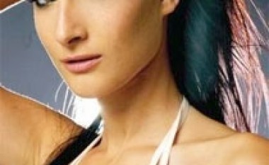 Mariza përkrah kolegët