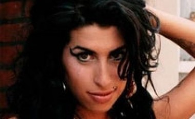 Dorëzohet Amy