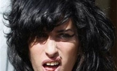 Refuzohen këngët e Winehouse