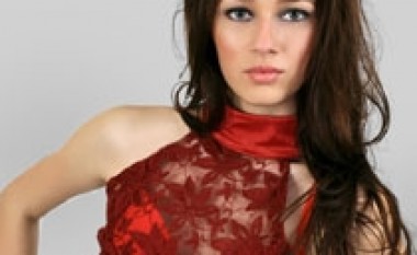 Elza Marku përfaqëson Kosovën në “Top Model of the World”