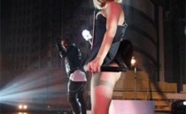 Lady GaGa problem me policët rus