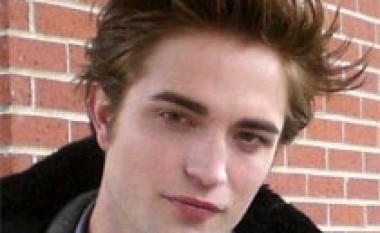 Robert Pattinson pëlqen femrat e fuqishme