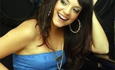 Turpërohet Lily Allen
