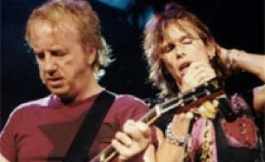 Whitford kthehet muajin ardhshëm