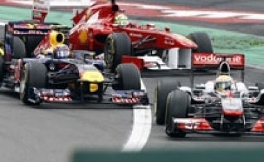 Fitore e parë për Hamilton