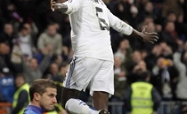 Mourinho, ofertë të re për Adebayor?