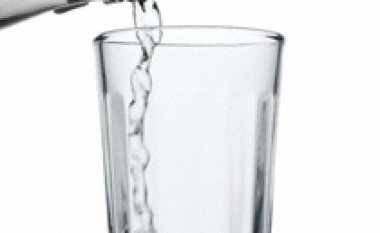 Arseni në ujë rrit rrezikun nga diabeti