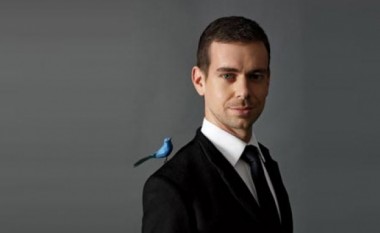 Drejtori ekzekutiv i Twitter, Jack Dorsey, ironizon me logon e re të kompanisë Facebook