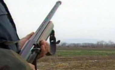 Gjuajti me pushkë në drejtim të fëllënzave, intervistohet i dyshuari nga Lipjani