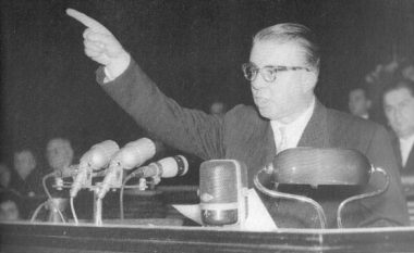 Barsoletë e shkodranëve e vitit 1987, për Enver Hoxhën