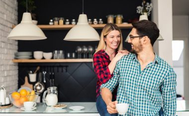 Gjërat që duhet t’i bëni me partnerin sapo të zgjoheni