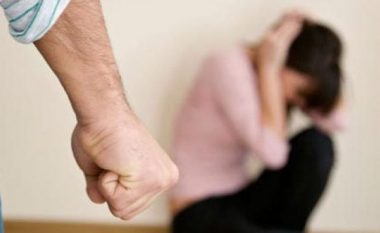 Rriten rastet e dhunës në familje, shumica gra të moshës 20 deri në 30 vjeç