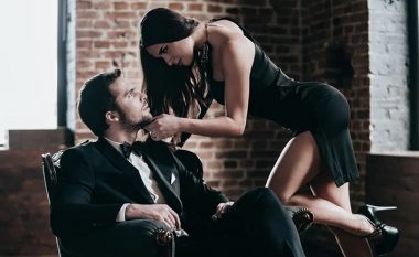 Seksi për 5-she! Tri pika në trupin e mashkullit të cilat patjetër duhet “t’i prekë” secila femër