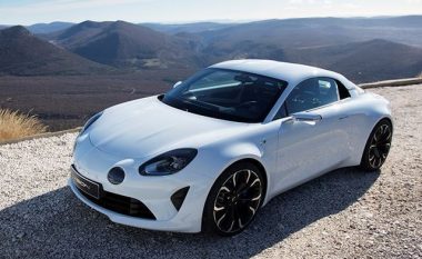 Renault vë në shitje veturën që kush s’e di si quhet! (Video)