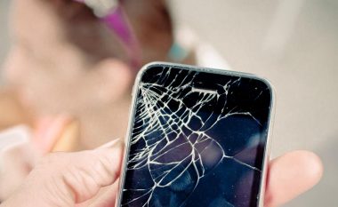 Ja përse nuk bën ta përdorni telefonin nëse ju ka thyer ekrani