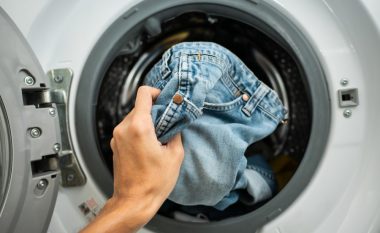 Xhinset e humbasin ngjyrën pas çdo here që i pastroni, por jo më falë këtij truku