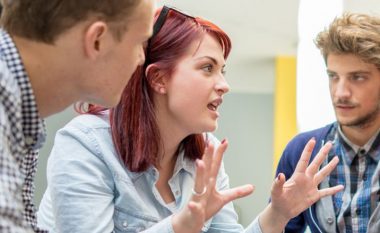 Pas divorcit çdo i dhjeti i nxit miqtë kundër ish-partnerit