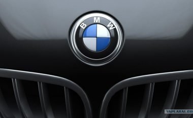 Teksa kthehej nga mekaniku, BMW 2 Series iu përfshi papritmas nga flakët (Foto)