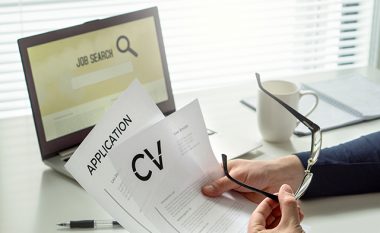 Gabimi më i madh që e bëni kur shkruani CV-në tuaj