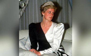 Inspirim stili nga Princesha Diana: Rikthehet në modë trendi i saj dy-ngjyrësh (Foto)
