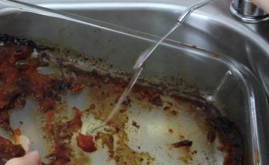 Amvisa, kjo do t’jua bëjë jetën më të lehtë: Pastroni tenxheren e djegur në çast!