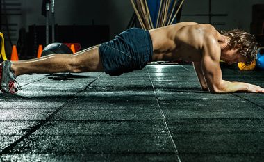 Sa minuta duhet të qëndroni në pozitën ‘plank’