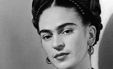 Libri biografik i piktores Frida Kahlo