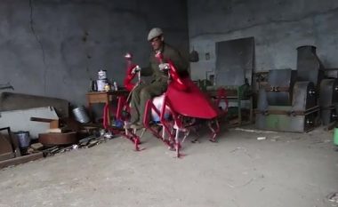 Roboti bizar në formë të gaforres, drithërues dhe i mahnitshëm në të njëjtën kohë (Video)