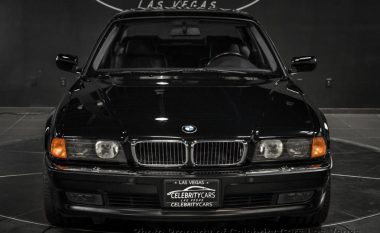 BMW 7 Series në të cilën u qëllua reperi Tupac, del në shitje për 1.5 milionë dollarë (Video)