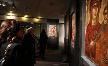 Arti mesjetar shqiptar, ekspozohet në Paris