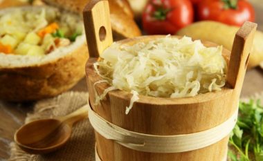 Tradicionalisht është më mirë: Receta e verifikuar për lakra turshi!