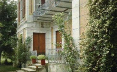 Vila e Esat Toptanit në Durrës, ku sipas tij veronte Ciceroni