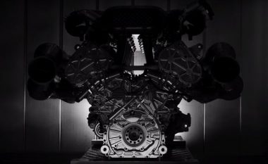 ​Aston Martin prezantoi “bishën” V12 prej 1.000 kuaj-fuqi (Foto/Video)