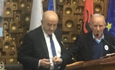 Emin Kabashi, laureat i çmimit letrar “Esad Mekuli”