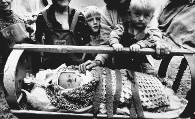 Viti 1998, tmerri dhe vuajtjet që shpejtë u harruan: Kosova në flakë!
